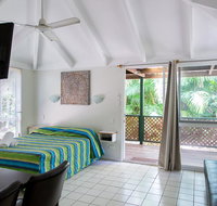 Nambour Rainforest Holiday Village - Pubs and Clubs