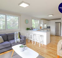 NATURE LOVERS DREAM // FIREPLACE //ACCESS TO HIKES - Pubs and Clubs