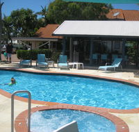 Nautilus Noosa Holiday Resort - Pubs and Clubs