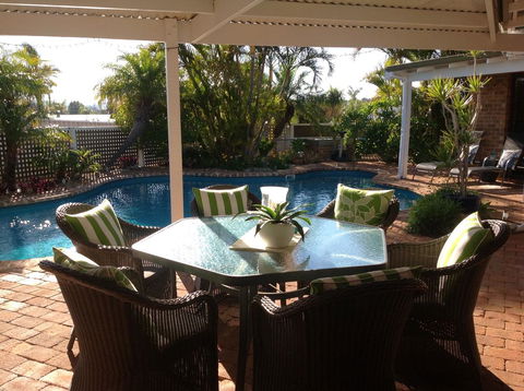 Nautilus Retreat Kalbarri B&B - Pubs and Clubs 2