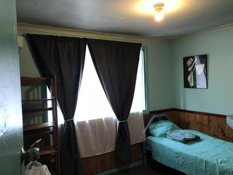 Neat And Nice Room - Pubs and Clubs 1