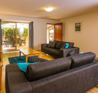 Dowler Apartments Subiaco - Pubs and Clubs