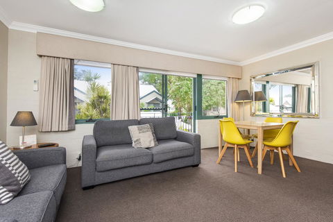 Subiaco Village 20 - Go Out 2