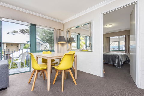 Subiaco Village 20 - Go Out 3