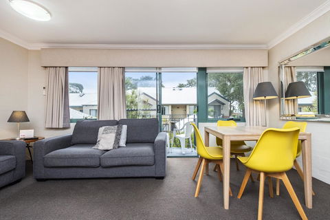 Subiaco Village 20 - Go Out 1