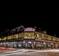 Hotel Northbridge - Pubs and Clubs