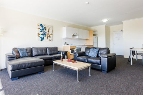 Perth Ascot Central Apartment Hotel Official - Go Out 1