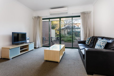 Perth Ascot Central Apartment Hotel Official - Go Out 24