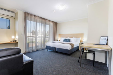 Perth Ascot Central Apartment Hotel Official - Go Out 14