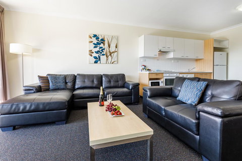 Perth Ascot Central Apartment Hotel Official - Go Out 11