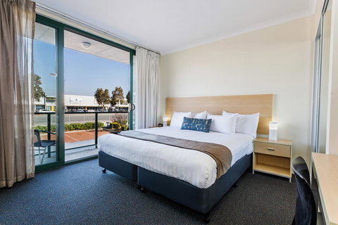 Perth Ascot Central Apartment Hotel Official - Go Out 9