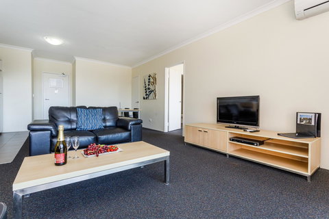 Perth Ascot Central Apartment Hotel Official - Go Out 15