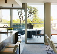 Claremont Quarter Luxury Apartment - Pubs and Clubs