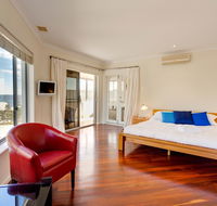 Cottesloe Contemporary Villa - Pubs and Clubs