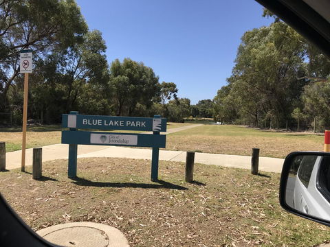 Blue Lake Family Retreat - Pubs and Clubs 28