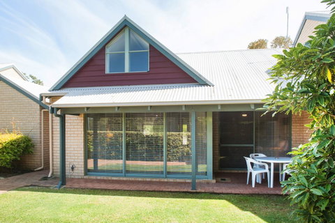 Bayshore Beachside Resort - Go Out 25