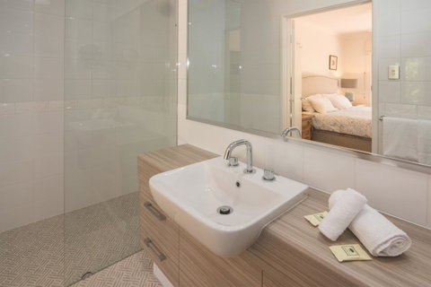 Bayshore Beachside Resort - Go Out 6