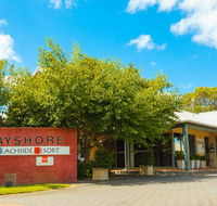 Bayshore Beachside Resort - Pubs and Clubs