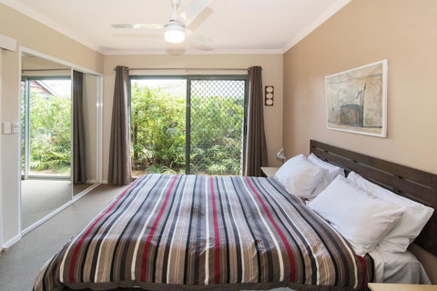 Bayshore Beachside Resort - Go Out 17