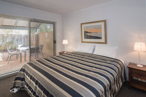 Bayshore Beachside Resort - Go Out 3
