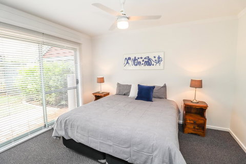 Bayshore Beachside Resort - Go Out 39