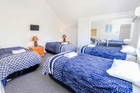 Bayshore Beachside Resort - Go Out 36