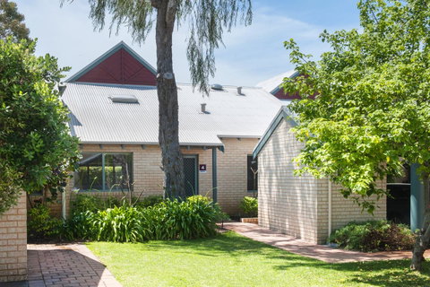 Bayshore Beachside Resort - Go Out 20