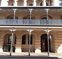 Fremantle Beach Backpackers - Pubs and Clubs