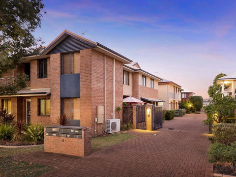 Cooper Street - Pubs and Clubs 39