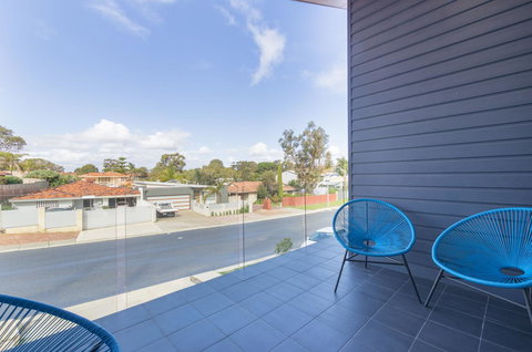Sunset Place Apartments - Pubs and Clubs 38