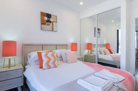 Sunset Place Apartments - Pubs and Clubs 20