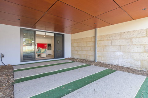 Sunset Place Apartments - Pubs and Clubs 32