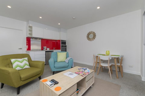 Sunset Place Apartments - Pubs and Clubs 31