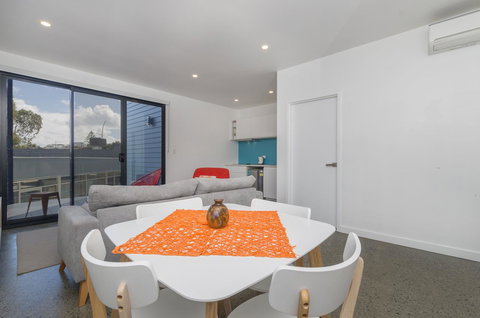 Sunset Place Apartments - Pubs and Clubs 18