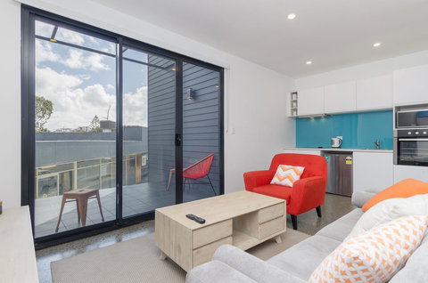 Sunset Place Apartments - Pubs and Clubs 13