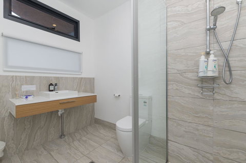Sunset Place Apartments - Pubs and Clubs 33