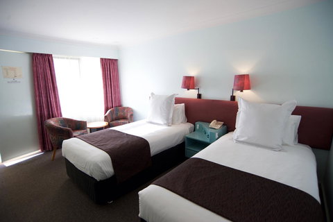 SureStay Hotel By Best Western The Clarence On Melville - Pubs and Clubs 12