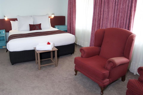SureStay Hotel By Best Western The Clarence On Melville - Pubs and Clubs 22