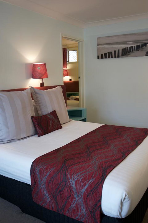 SureStay Hotel By Best Western The Clarence On Melville - Pubs and Clubs 17