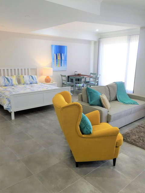 Studio Style Mindarie Marina - Pubs and Clubs 3