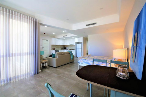 Studio Style Mindarie Marina - Pubs and Clubs 5
