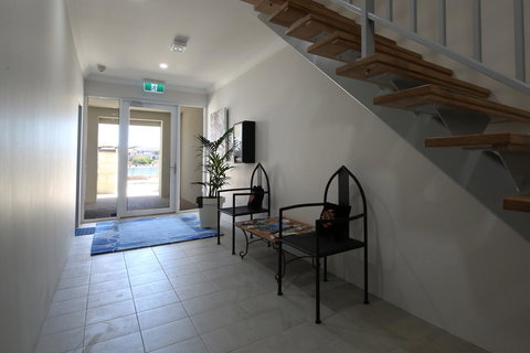 Studio Style Mindarie Marina - Pubs and Clubs 13