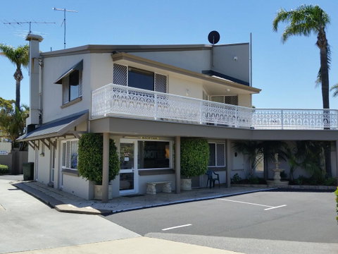 Mandurah Foreshore Motel - Pubs and Clubs 3