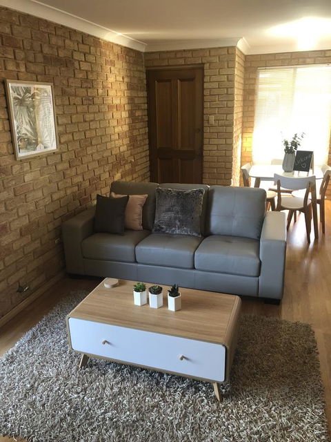 Dampier House Mullaloo-Perth - Pubs and Clubs 13