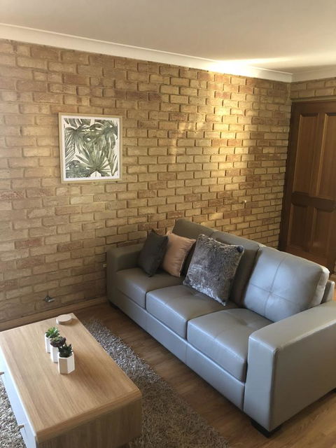Dampier House Mullaloo-Perth - Pubs and Clubs 12