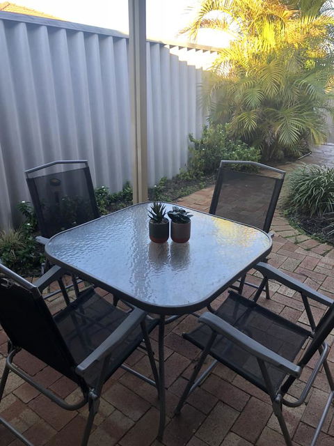 Dampier House Mullaloo-Perth - Pubs and Clubs 18