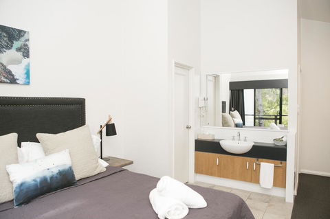 Margarets Forest - Pubs and Clubs 21