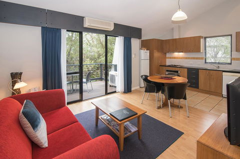 Margarets Forest - Pubs and Clubs 14