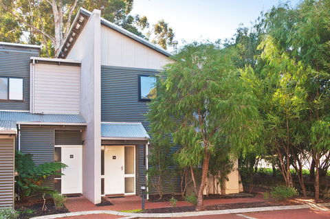 Margarets Forest - Pubs and Clubs 7