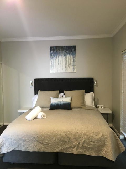 Margarets Forest - Pubs and Clubs 3